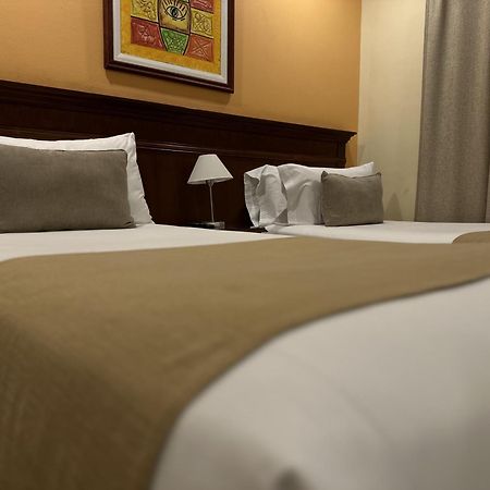Ritz Hotel Мендоса Экстерьер фото